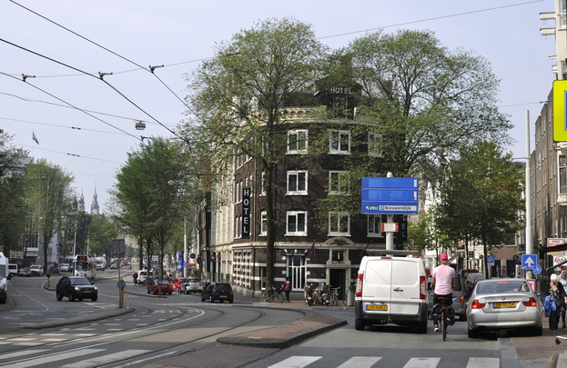 35_dsc4553_martelaarsgracht_linksnieuwzijds_rechtsspuistraat(eersthekelveld)_view_hansaarsman(lager)_00001.jpg