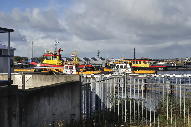 _dsc1542_kinklijkemarechaussee_douane (achterzijde)_botenkoperenploeg_merenenontmerenzeeschepen_00023_00001.jpg
