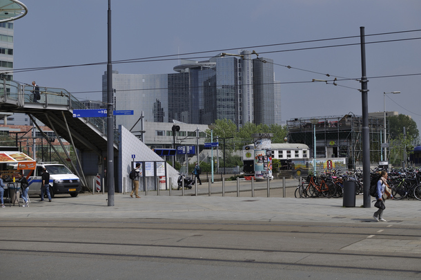 _dsc2343_busstation_view_the_dam_coferentiehotell.jpg