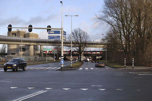 _dsc4628_verlengdevanmarwijkkooystraat_metrobaan_linksgebouw_waternet(vraag)_anderekantmetornoguitzoeken (wenckenbachweg)_00001.jpg